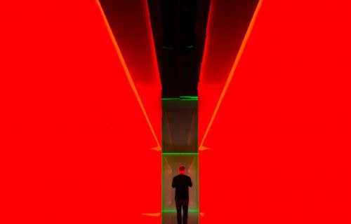 Portrait d'Olivier, l'homme qui met en lumière votre évènement